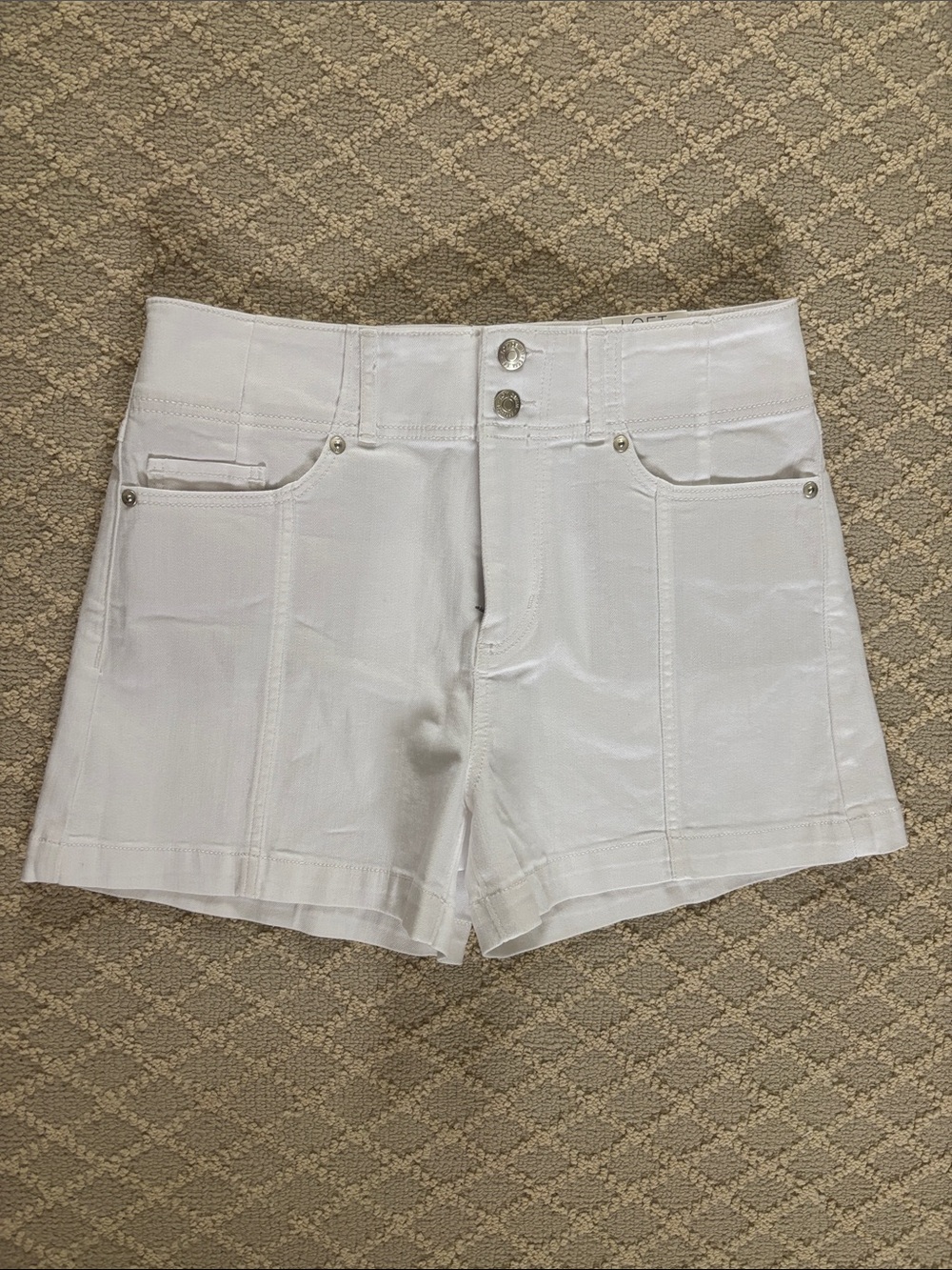 NWT LOFT Outlet High-Rise 4” White Denim Shorts